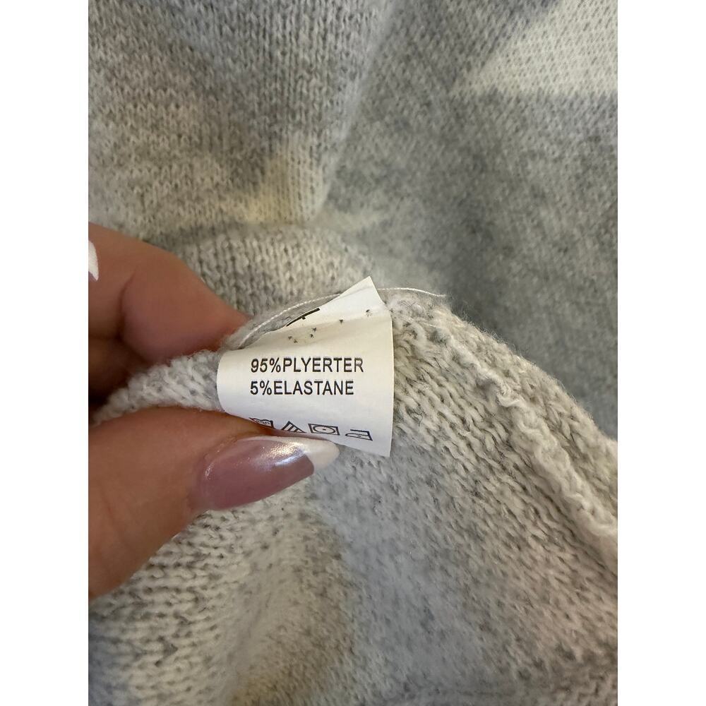 Soft Grey & White Knit Cropped Sweater Star Pattern Women's SIze M/L - Picture 4 of 7